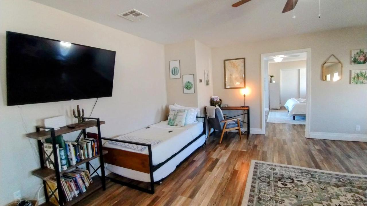 Falcon Cottage Pahrump Eksteriør billede