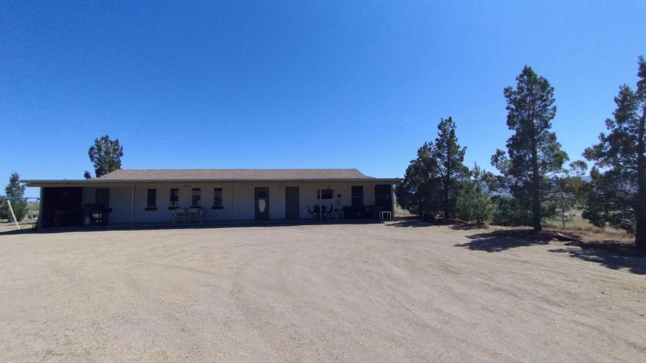 Falcon Cottage Pahrump Eksteriør billede